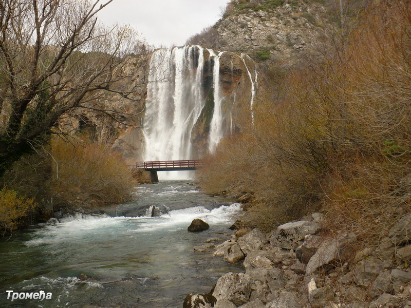Топољски бук и ријека Крка.
