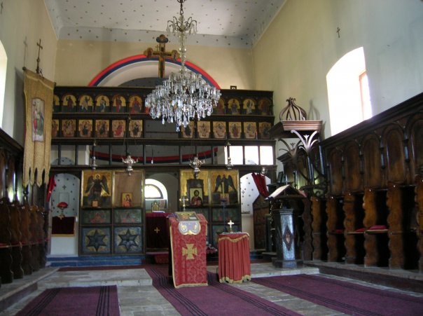 Иконостас цркве у Бискупији